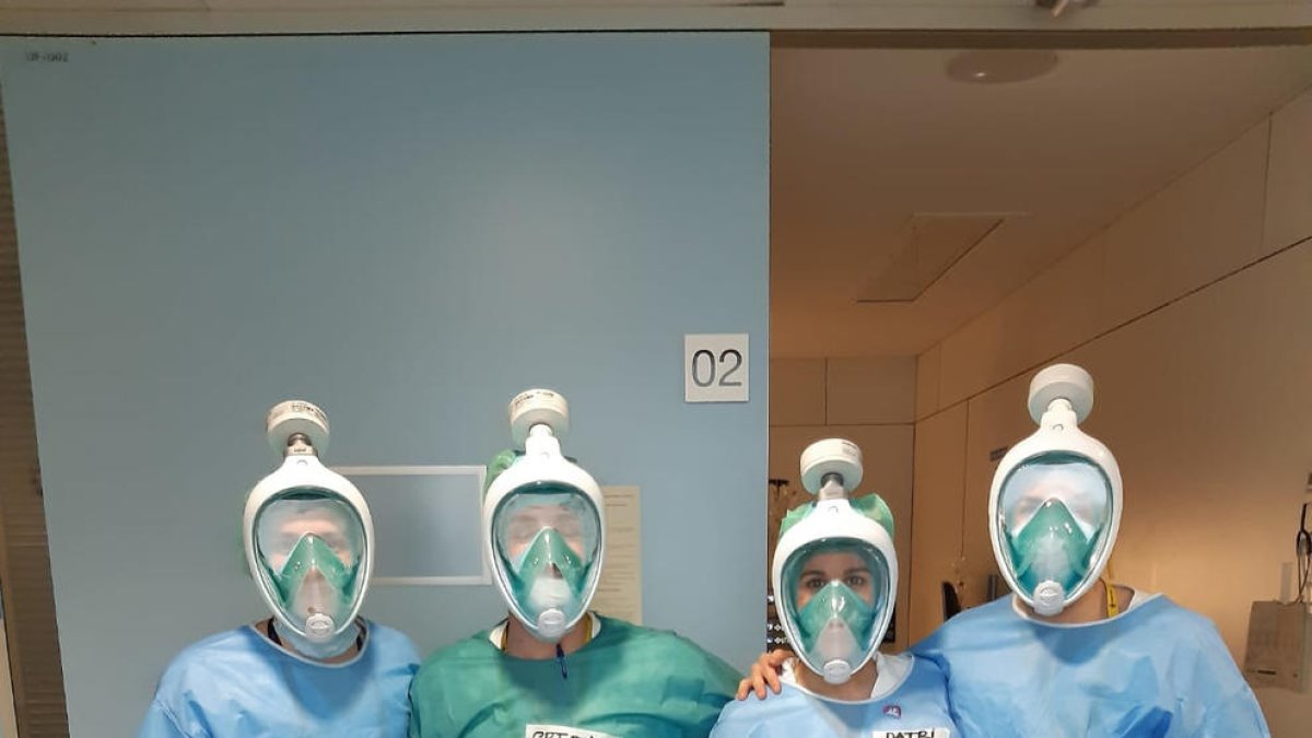 Sant Pau recibe las primeras mascarillas de buceo adaptadas para proteger profesionales que traten con covid-19