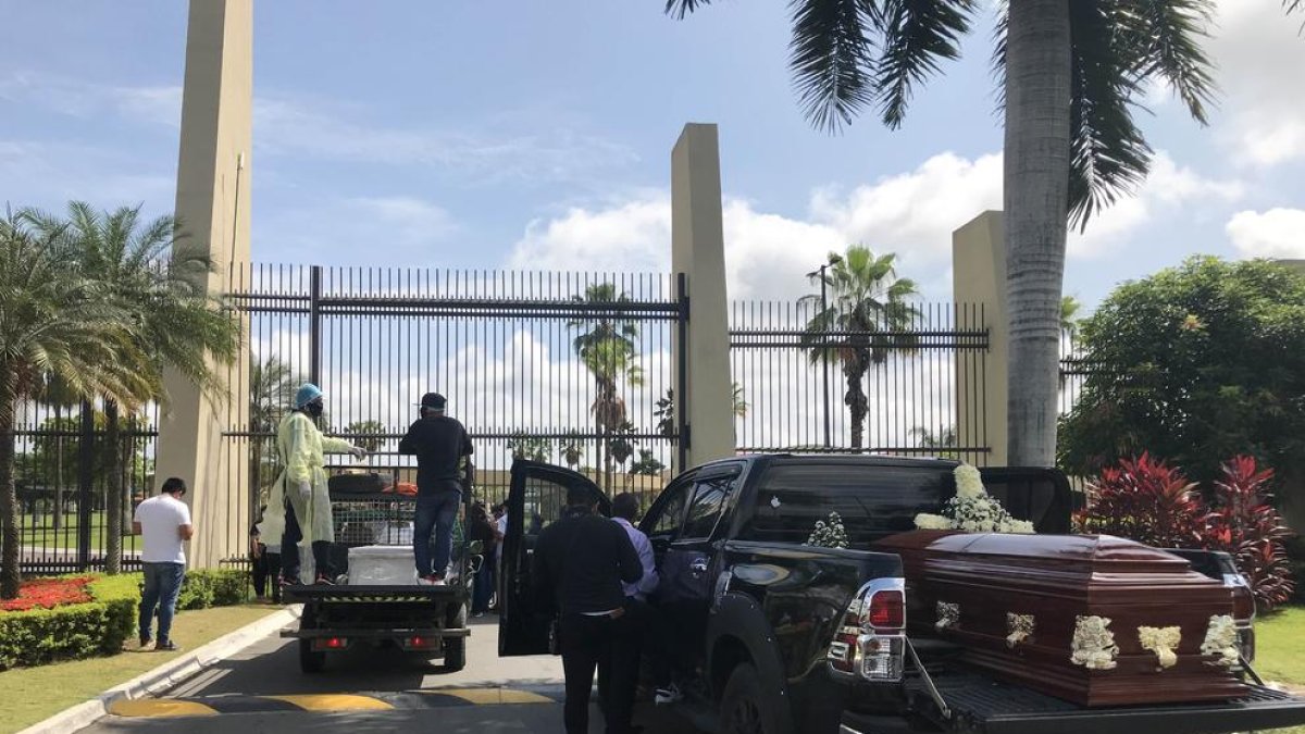 Continúa la crisis de los cadáveres en Guayaquil, Ecuador
