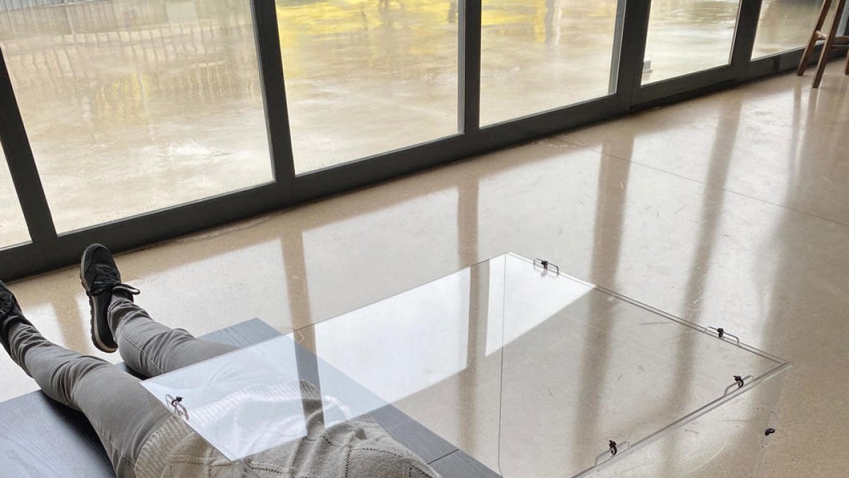 El Grup Bou fabrica caixes 'aerosolbox' per evitar el contagi dels sanitaris