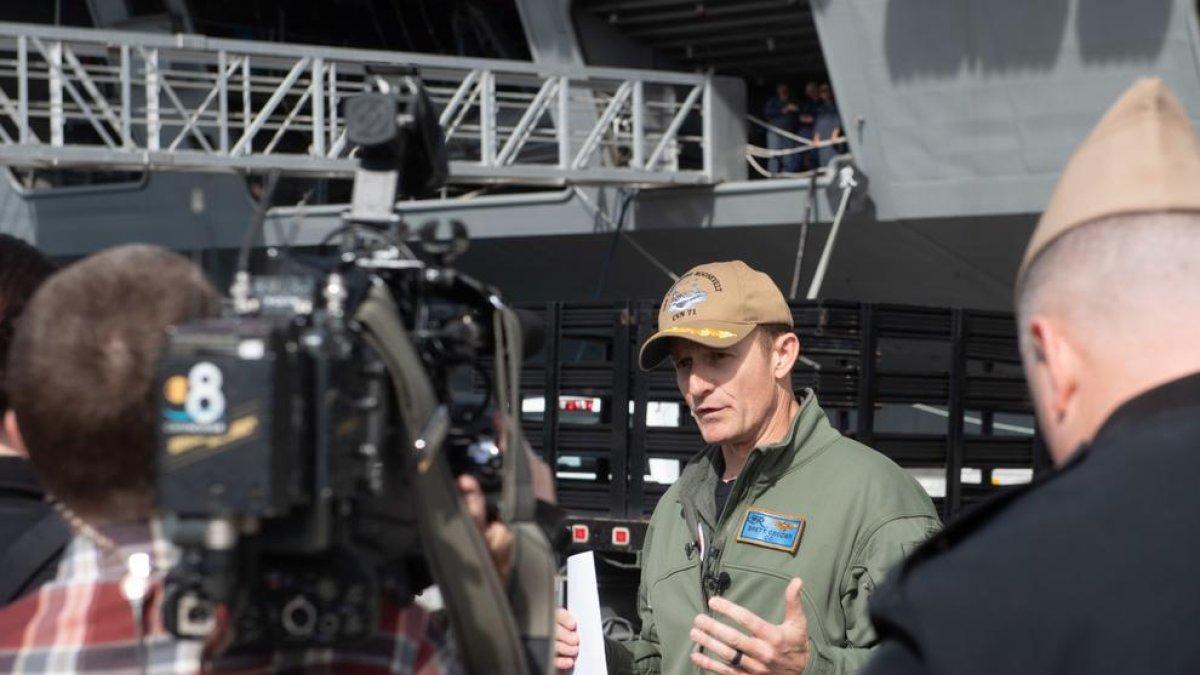 Los EE.UU. defienden el despido del capitán que alertó de coronavirus en su barco