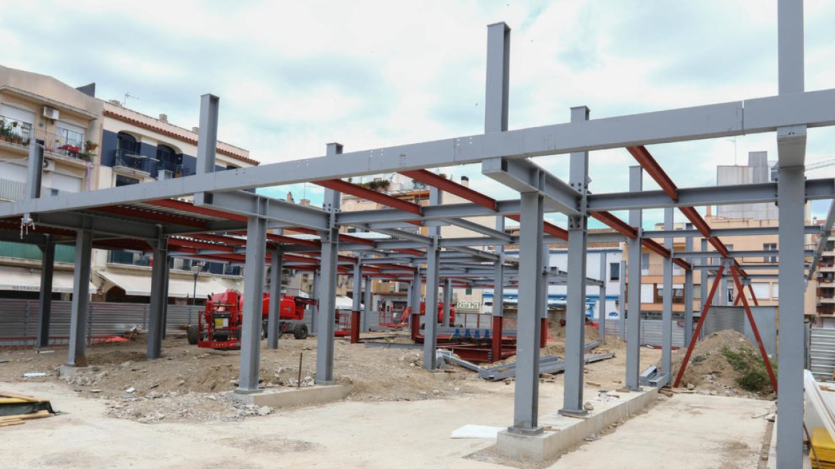 Empiezan las obras del Hotel El Poso, que se alargarán durante el verano