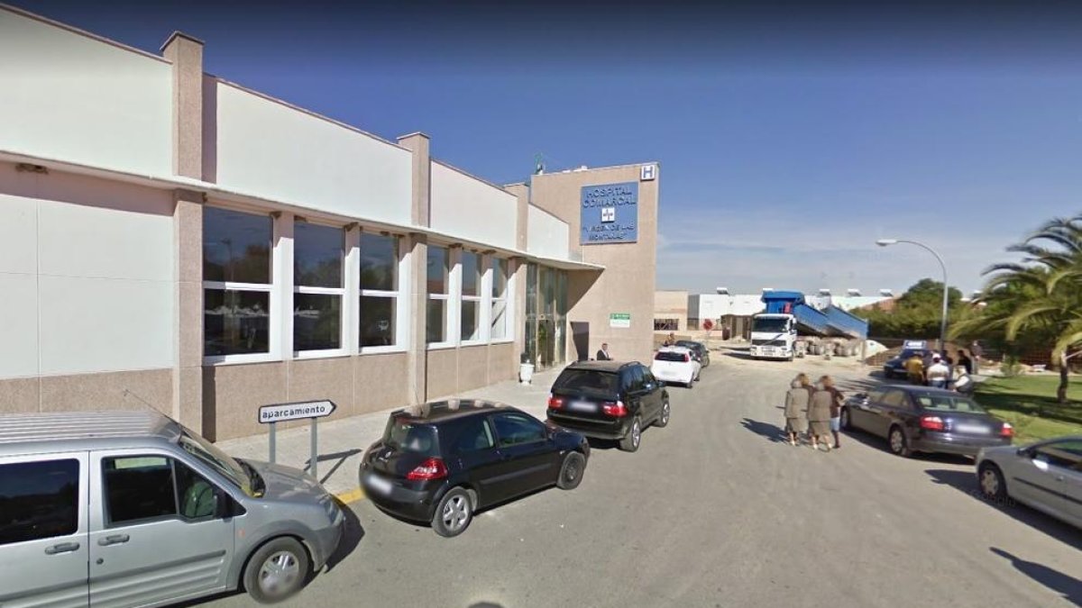 S'emporta el seu marit d'un hospital de Cadis tot i l'ordre de confinament