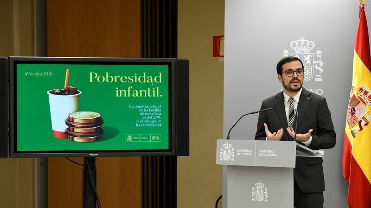 Consumo prohibirá anuncios de alimentos no saludables para menores de 15 años
