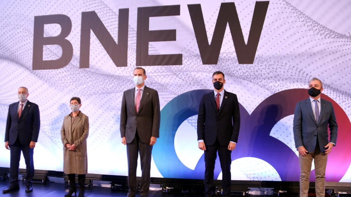 Felipe VI pide desde Barcelona mantener «una imagen de unidad» para «salir fortalecidos de la crisis»