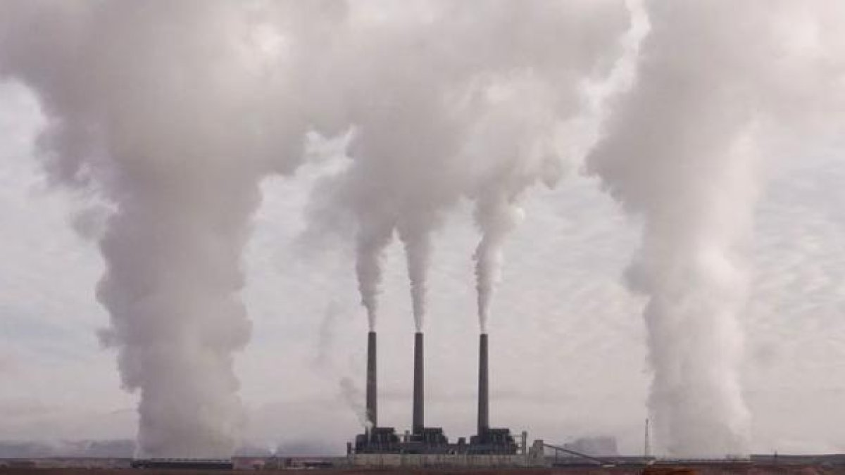 Un grupo de científicos intenta convertir el CO2 en productos químicos limpios