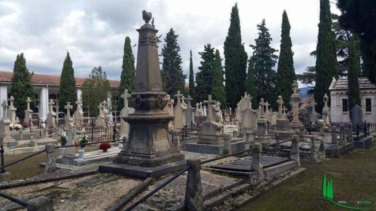 Profana la tumba de un amigo porque no se creía que estuviera muerto