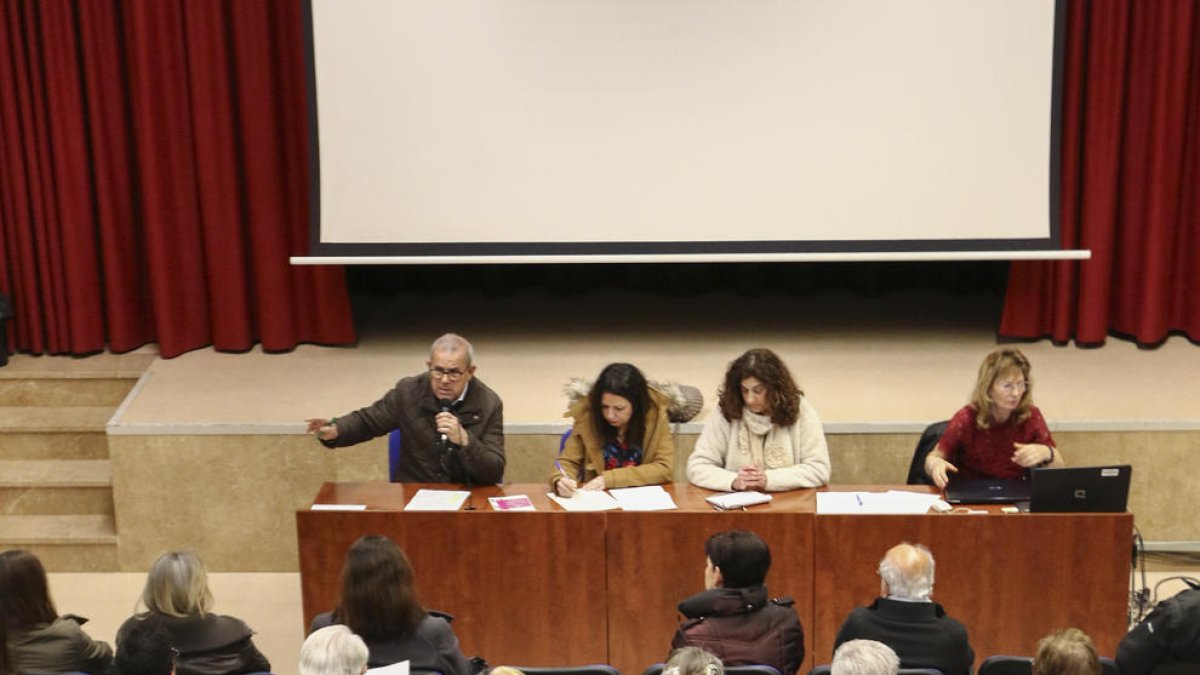 Els afectats pel pas del Pla de Barris del Carme quedaran deslligats