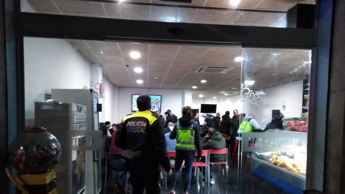 Dos detenidos en el Vendrell en una operación en varios locales por el control de extranjería