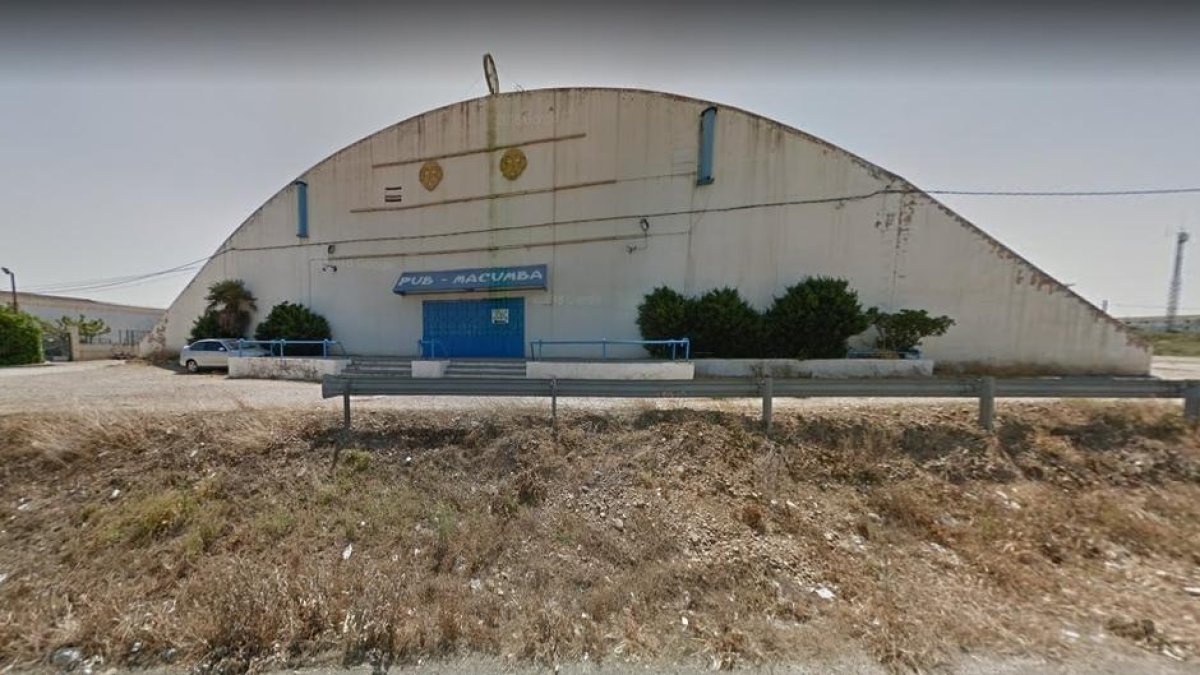 Catorze persones en quarantena en un pub de la Rioja