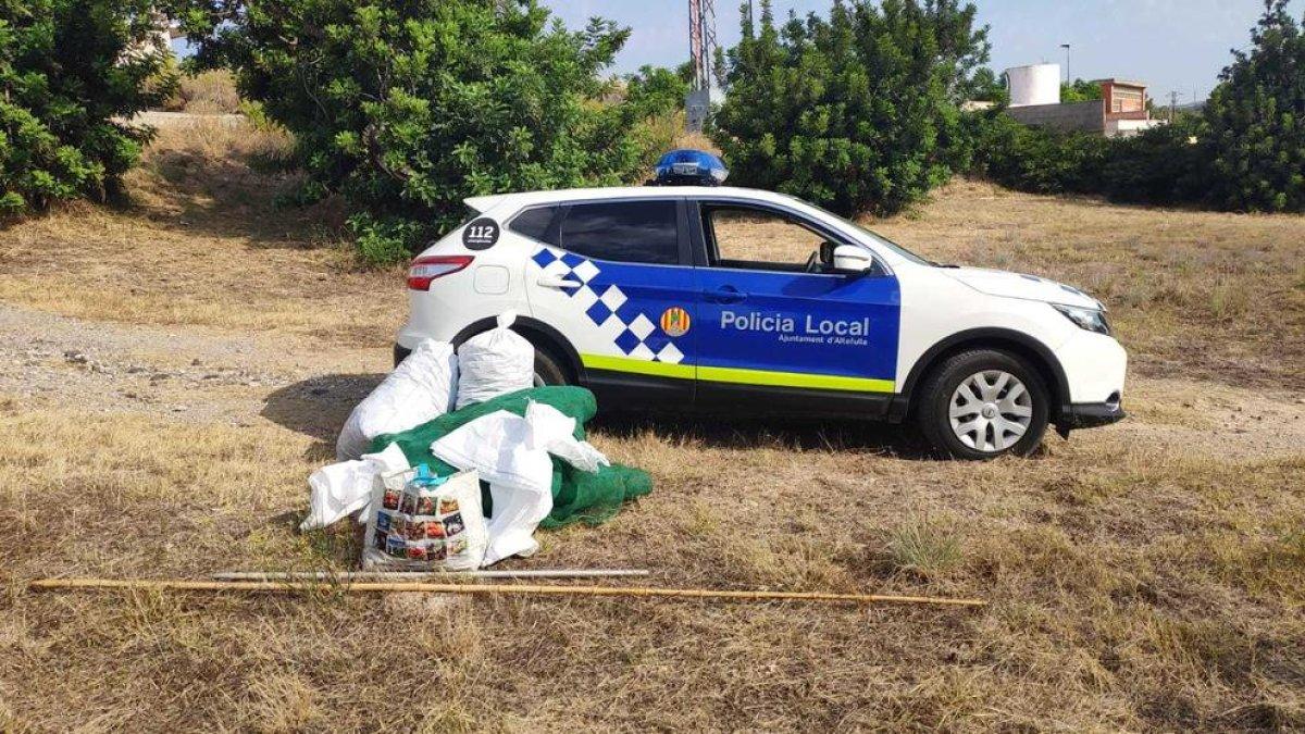 Enxampen dues persones robant garrofes a Altafulla