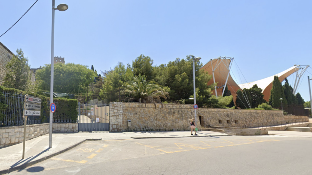 A partir de dilluns no es podrà aparcar al reservat de l'autobús escolar del col·legi Sant Pau