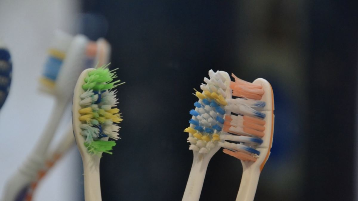 Una buena higiene bucal favorece la reducción de la carga viral y la transmisión del coronavirus