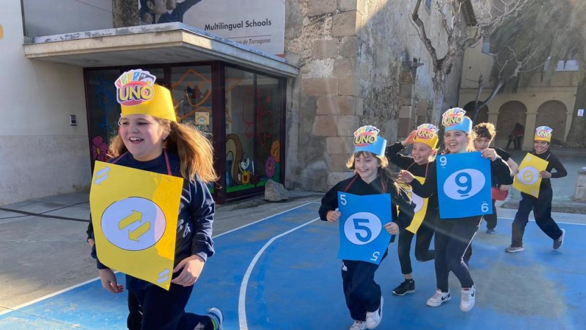 Vols jugar? El Carnestoltes arriba al col·legi Sant Rafael de la Selva del Camp