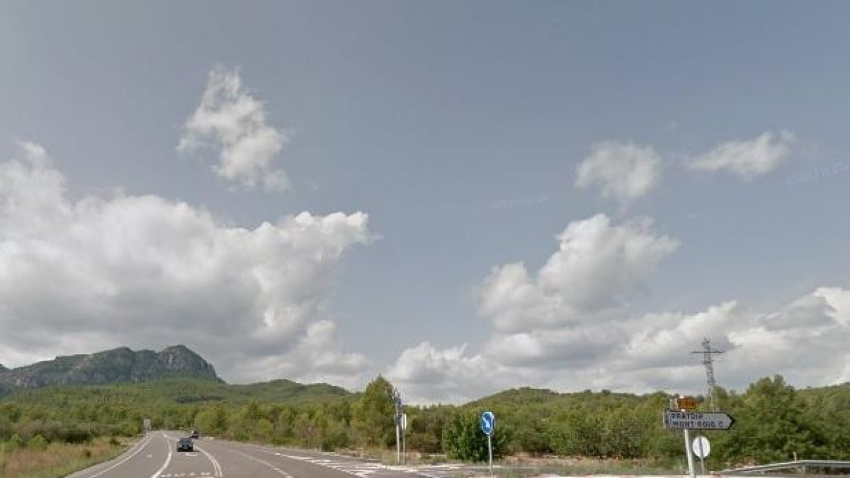 Un accident de trànsit a Vandellòs deixa tres ferits, un d'ells en estat greu