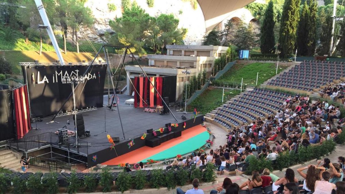 L'actitud 'hooligan' d'un grup de 40 persones obliga a suspendre un concert de Sant Magí