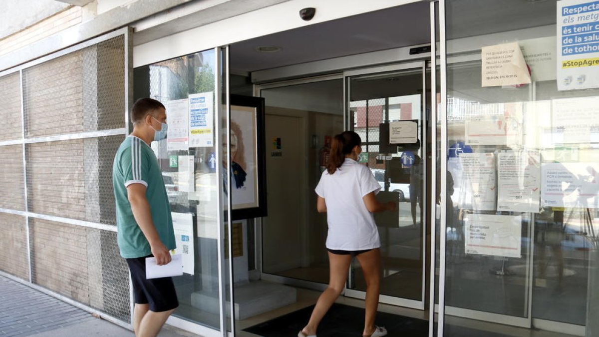Cerca de 6.000 facultativos de los CAP están llamados a una huelga de cuatro días a partir de este martes