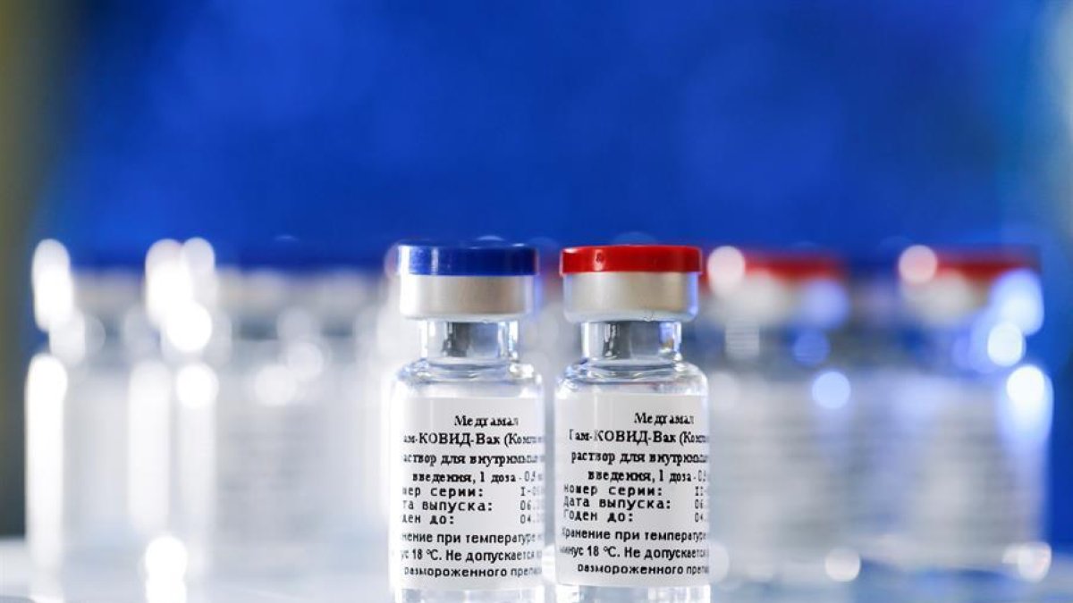 La vacunació massiva a Rússia contra la covid-19 començarà en un mes