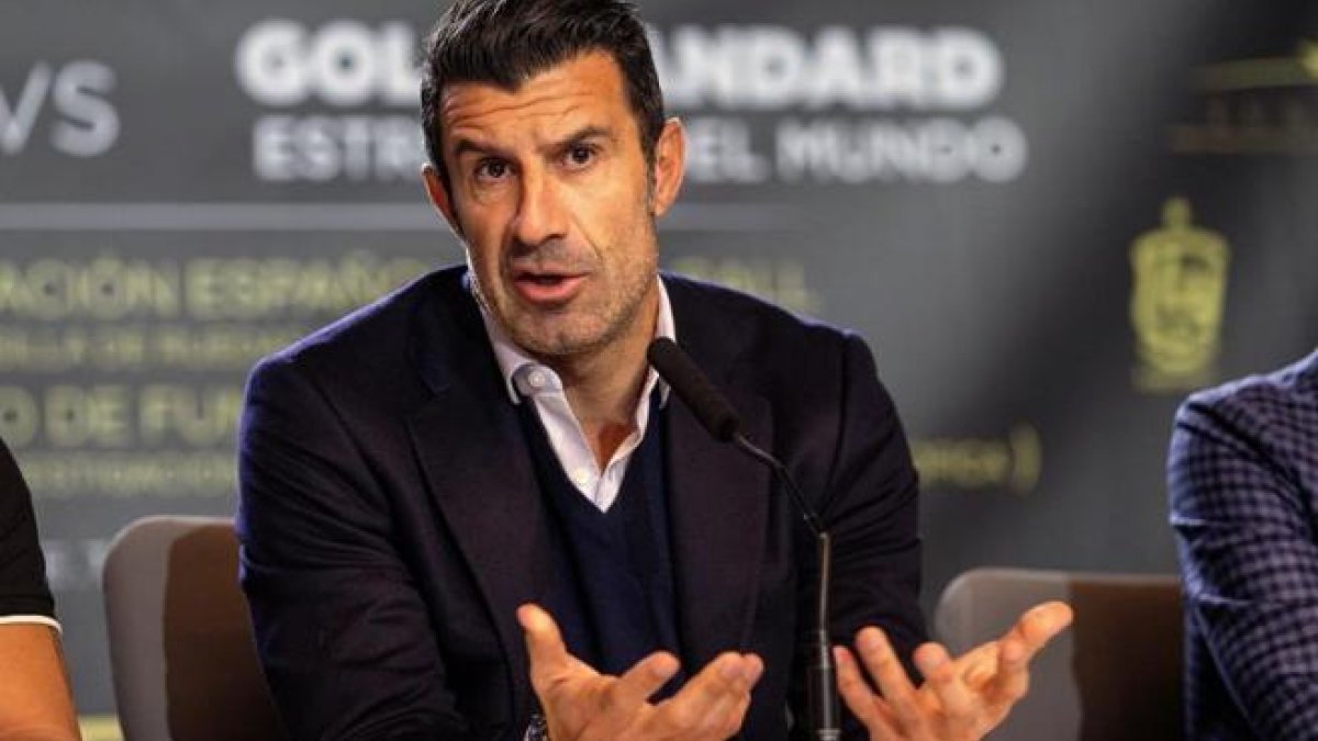 Figo critica la proposta de condecorar a Fernando Simón: «Que ràpid es posen medalles»