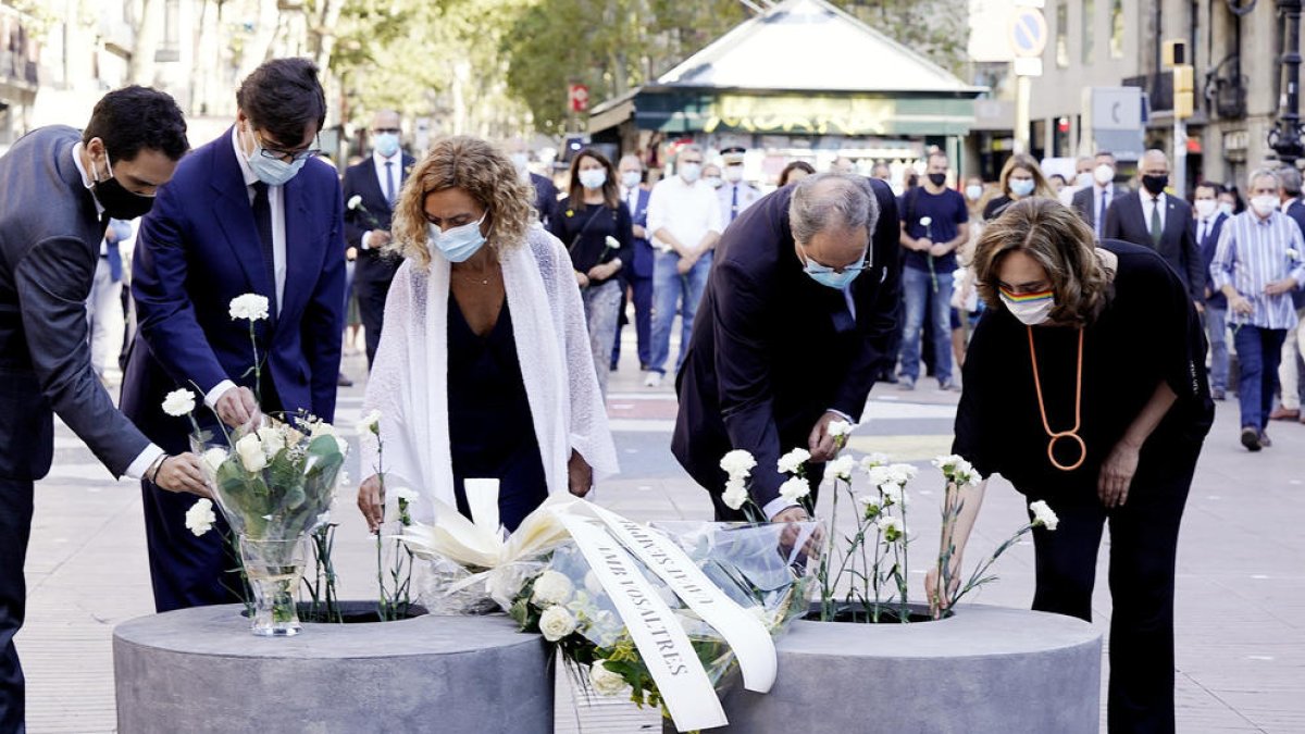 Colau insistiteix en la creació d'una comissió d'investigació al Congrés per esclarir el 17-A