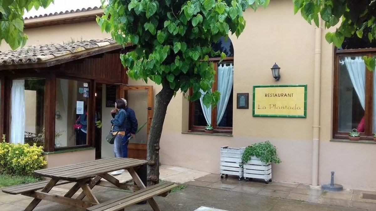 Demanan tres años de prisión para no pagar una comida de 28 personas en un restaurante de Cardona