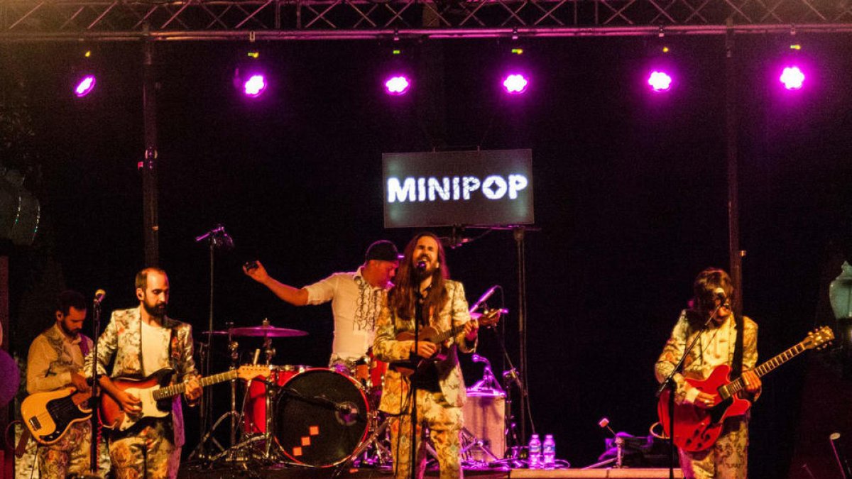 Agotadas las entradas para el concierto de aniversario del Minipop con Carlos Sadness y Suu