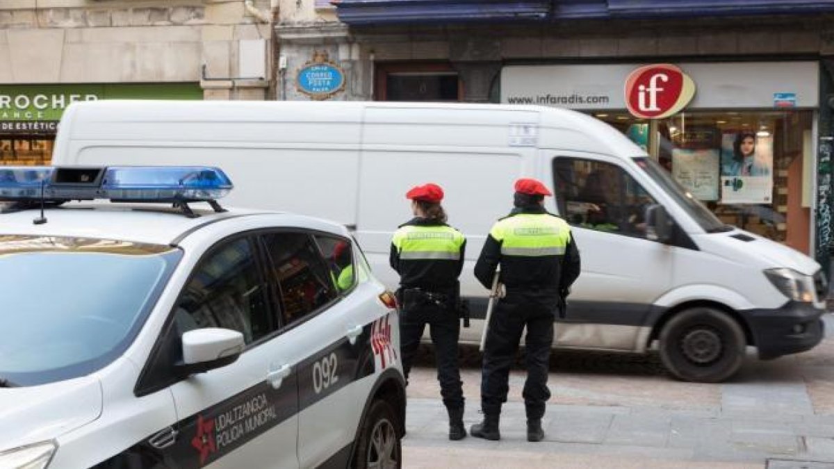 Detinguts tres homes a Bilbao acusat d'agressió sexual a una menor