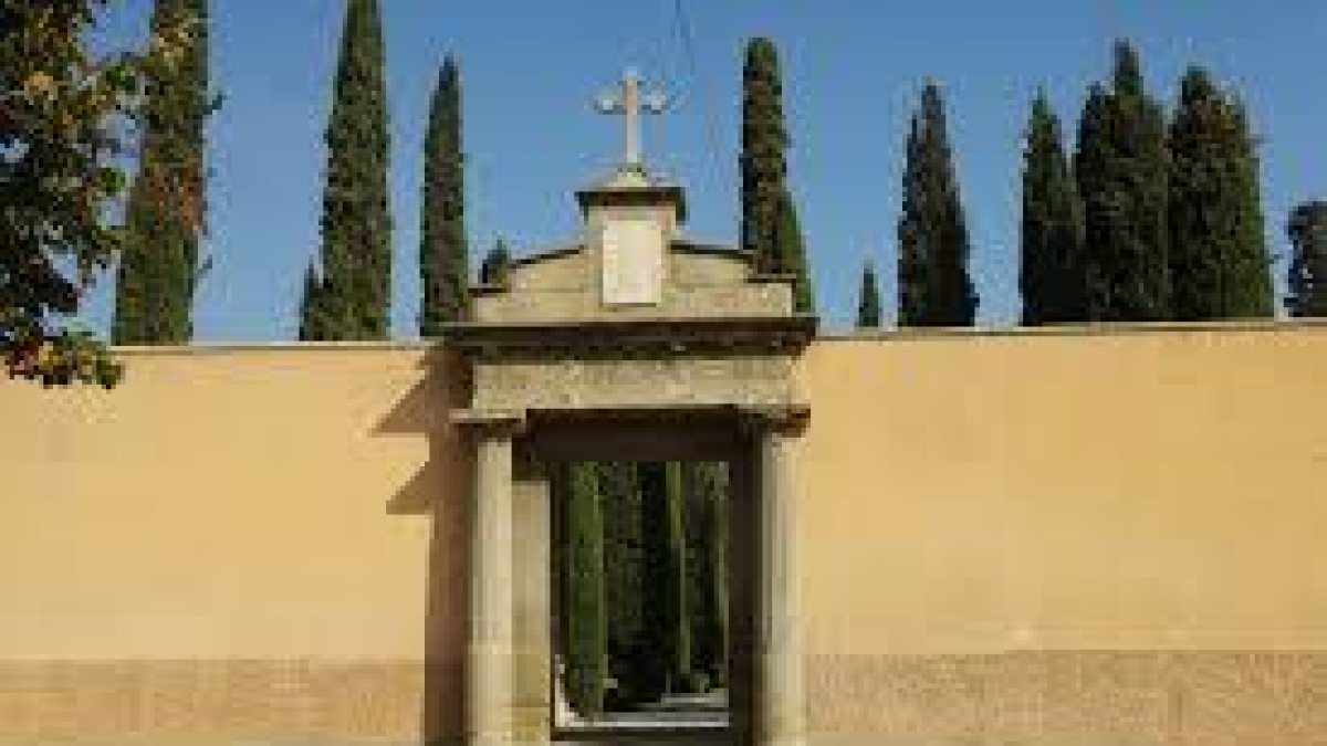 Vic habilita un espai del cementiri per enterrar-hi difunts de fe musulmana