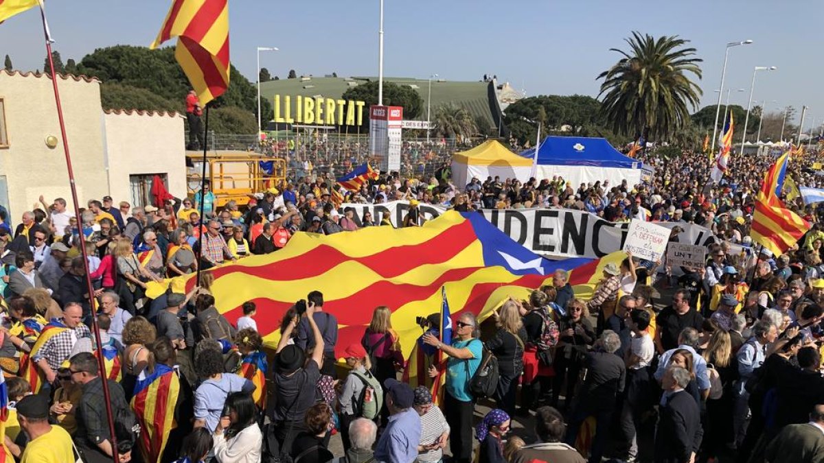 L'acte de Puigdemont i el Consell per la República desborda el Parc de les Exposicions de Perpinyà