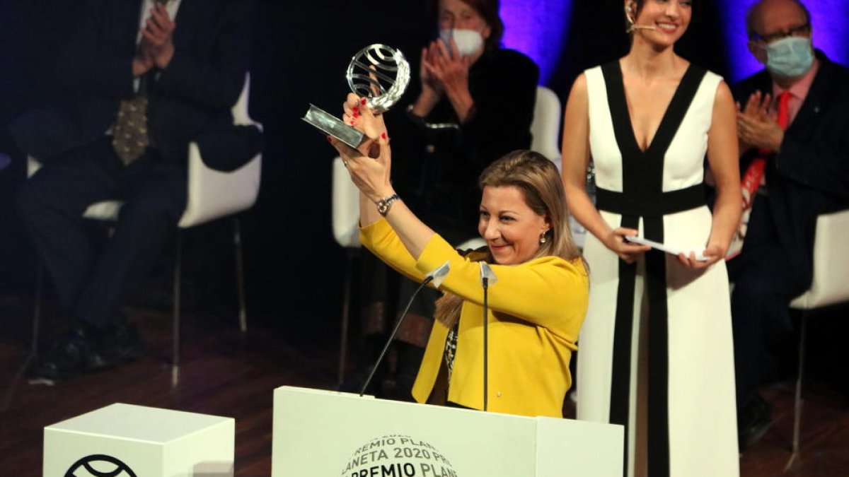 Eva García Sáenz de Urturi gana el 69.º Premio Planeta con la novela 'Aquitania'