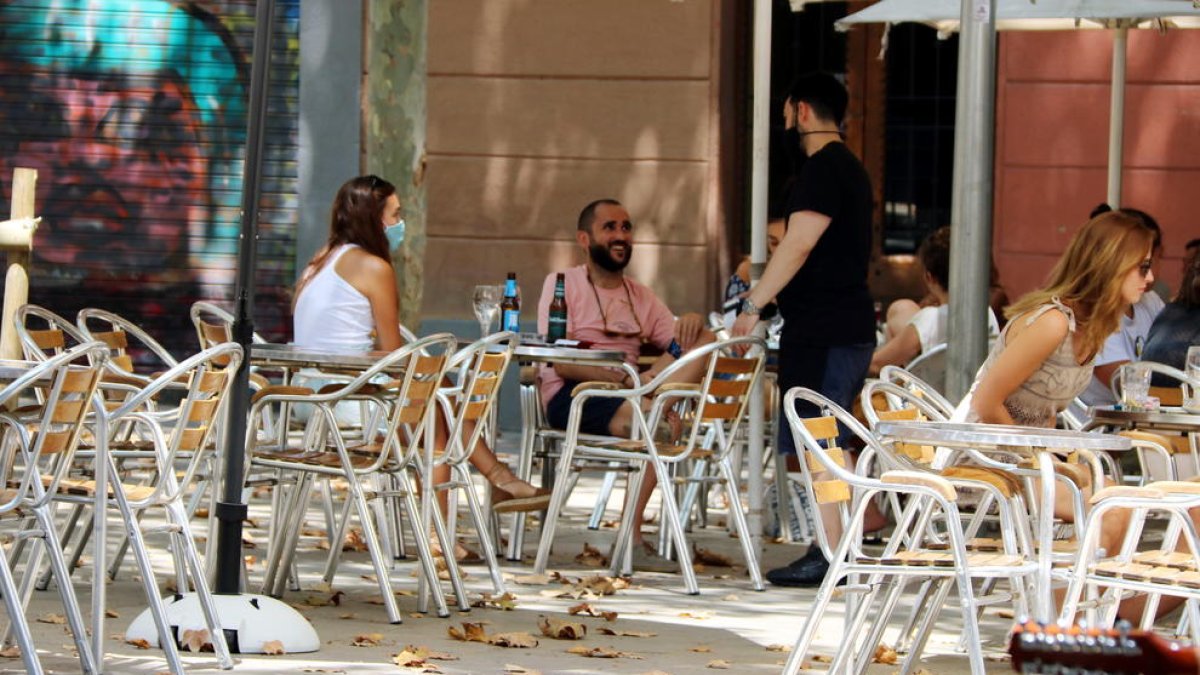 Entra en vigor el decret de restriccions a restauració i comerç a l'espera de la decisió del TSJC