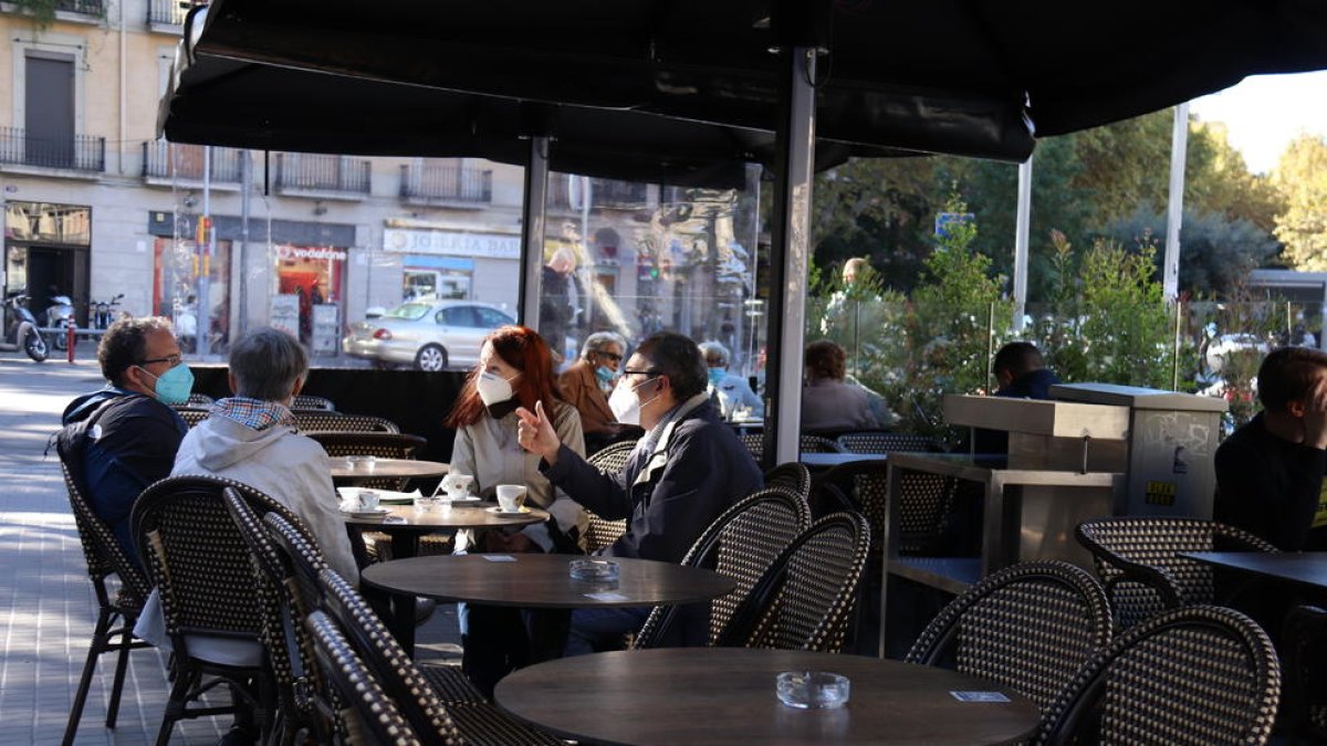 Bares y restaurantes dejarán de ingresar 780 millones de euros por el cierre de 15 días