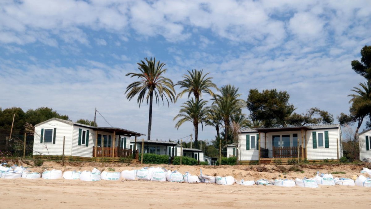 La Costa Daurada confía tener a punto para el verano las playas afectadas por el Gloria