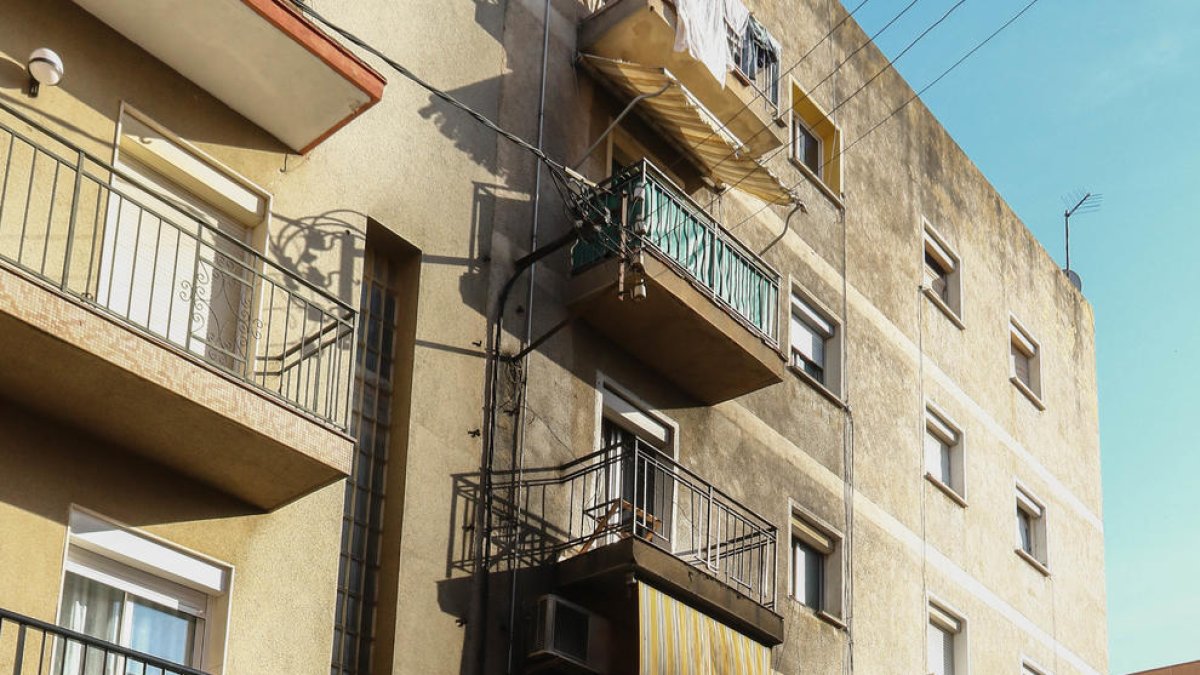 Crema un cotxe a Bonavista, el tercer incendi al barri aquest cap de setmana