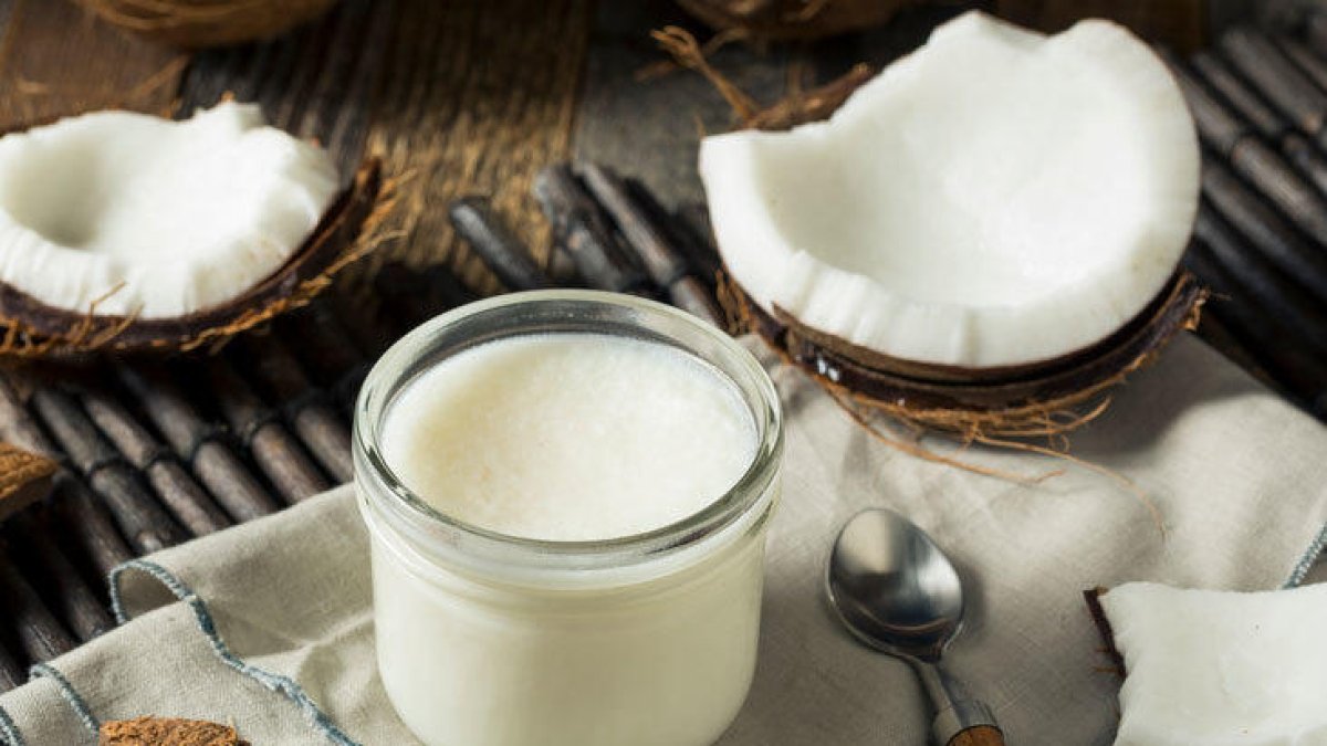 El aceite de coco destruye el virus de la covid-19, según científicos filipinos