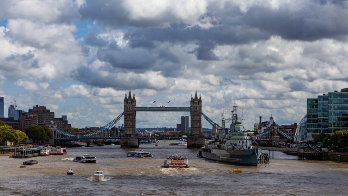 Gales decreta un confinamiento de dos semanas a partir del viernes
