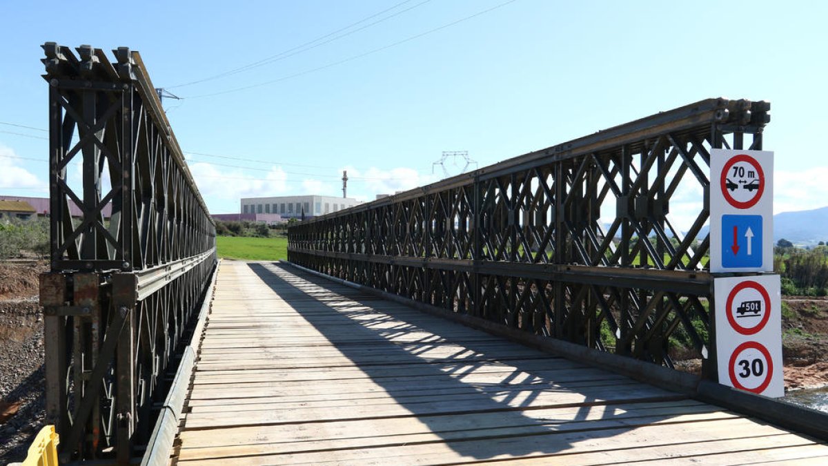 El Ejército finaliza la instalación del puente de Montblanc