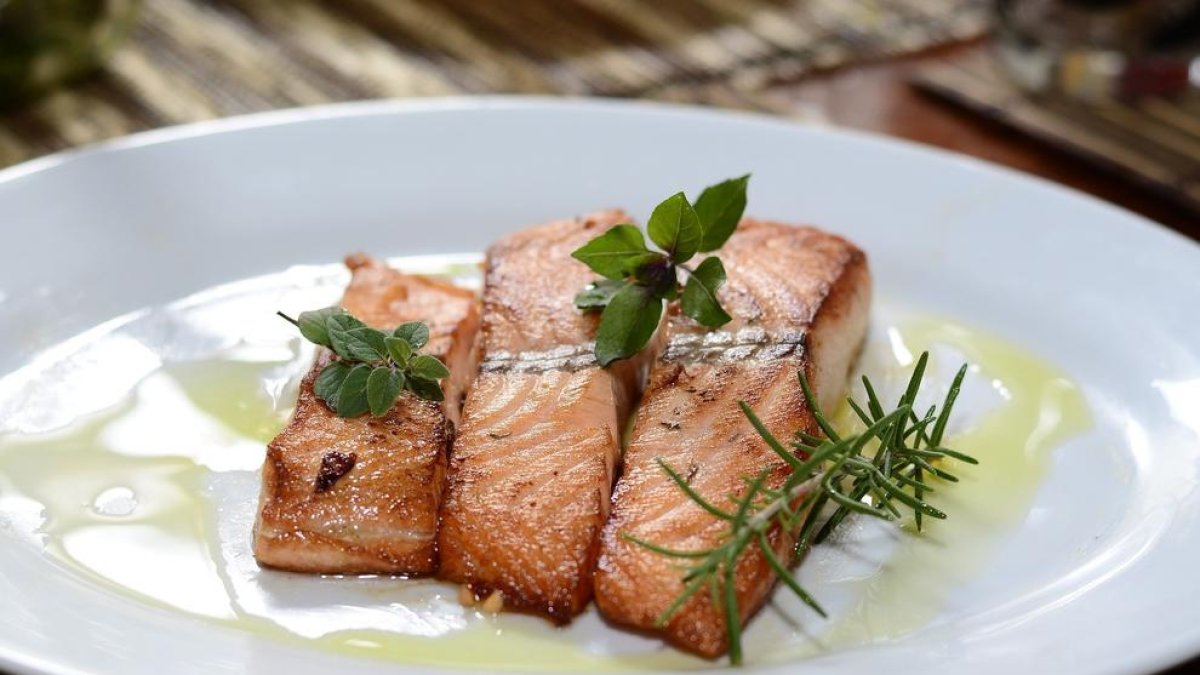 Salmó i lactis, els substituts de les vitamines solars durant la quarantena