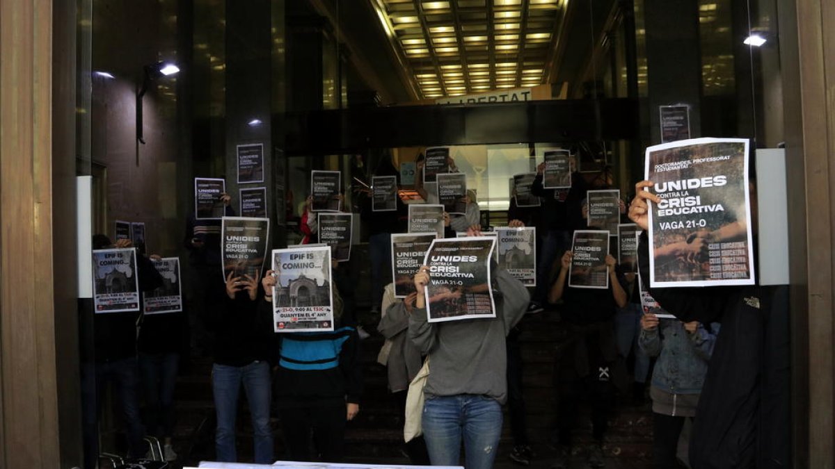 La comunitat universitària fa vaga aquest dimecres contra la «precarietat» en la recerca