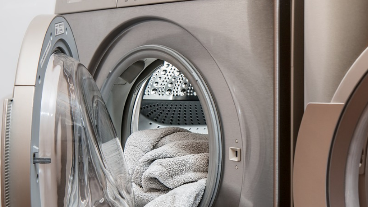 El material de que tendrían que estar hechos los uniformes para evitar contagios