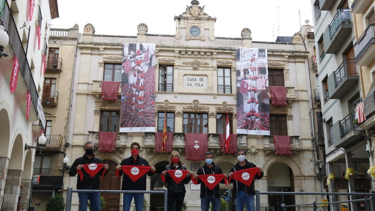 Planten imatges del 3 de 9 sense folre a Valls per inaugurar la fira de Santa Úrsula