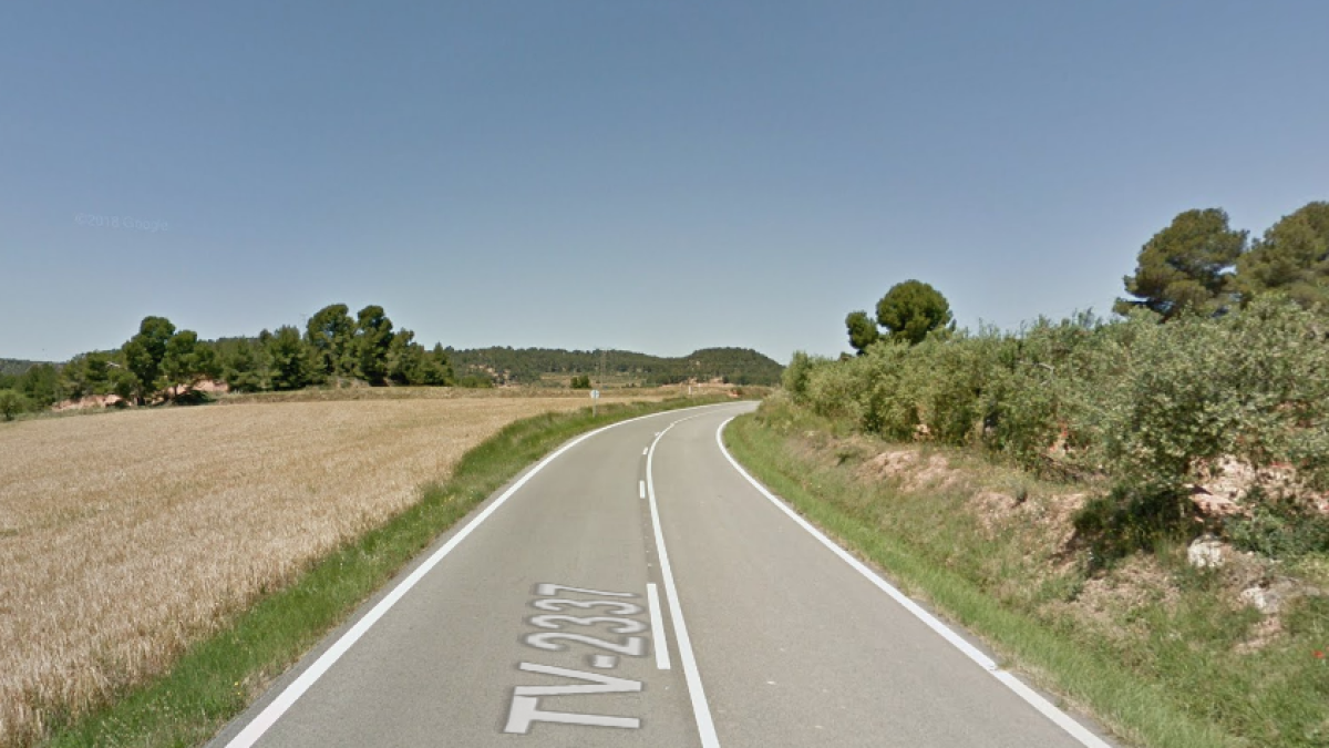 Dos heridas leves después de volcar con el coche en la TV-2337 en Blancafort