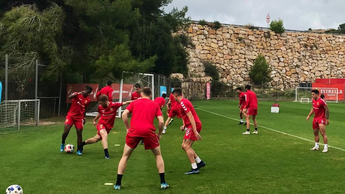 El Nàstic inicia els entrenaments en una setmana carregada