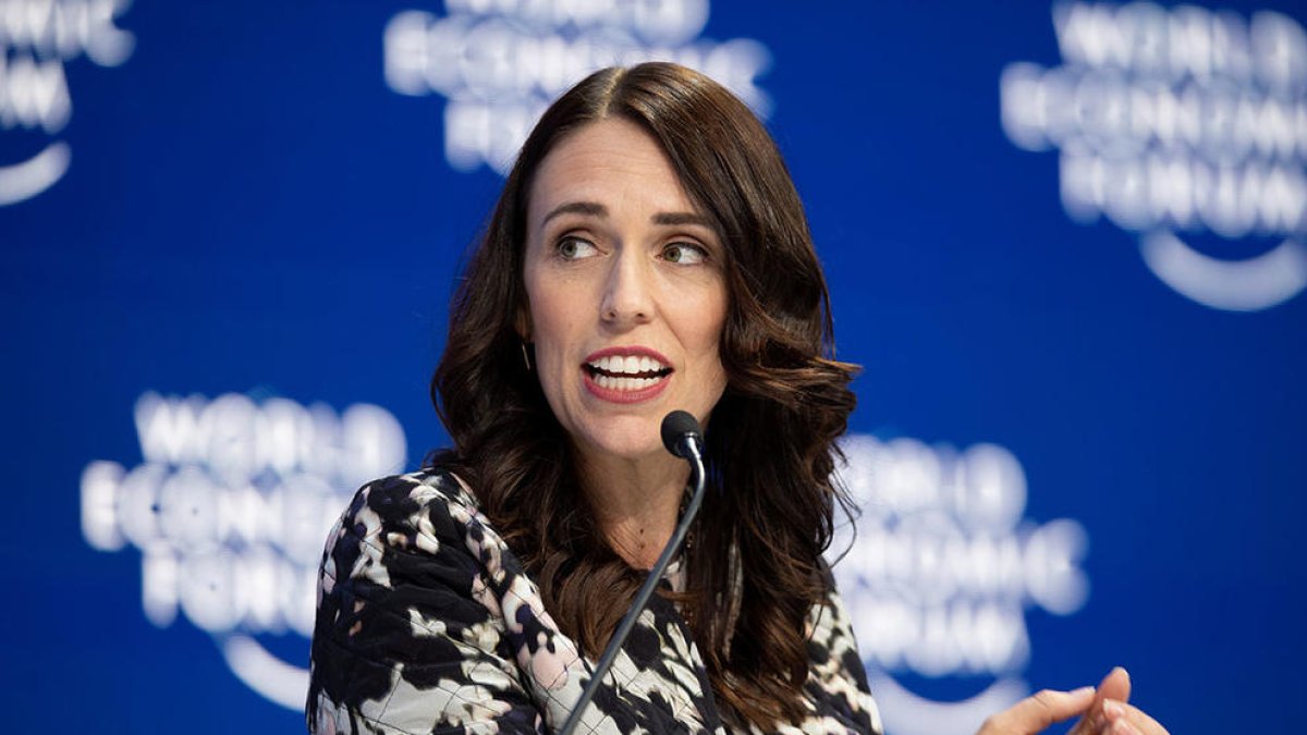 El Gobierno neozelandés da el 20% de su salario para lucha contra COVID-19