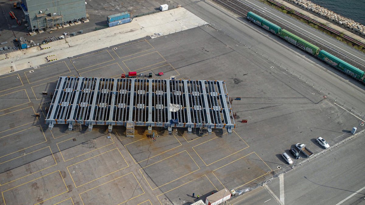 La construcción del elevador de barcos en el Port de Tarragona avanza a gran ritmo