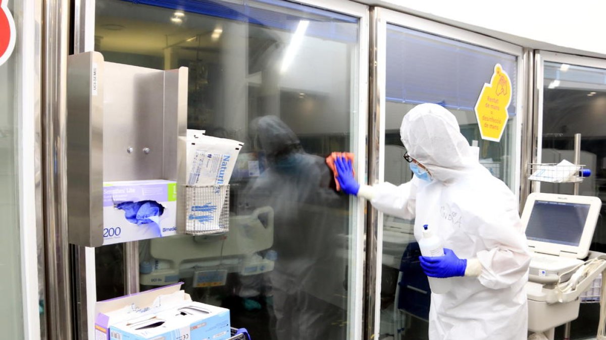 Catalunya registra 7.097 morts i 94.832 casos entre positius i sospitosos