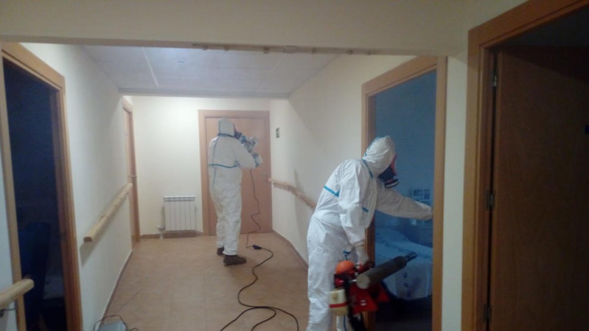 Vergés diu que s'ha trobat almenys un cas de coronavirus en 604 de les 1.073 residències