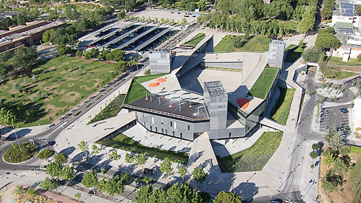 Estudien un braçalet contra la covid-19 que vibra en tocar-se la cara