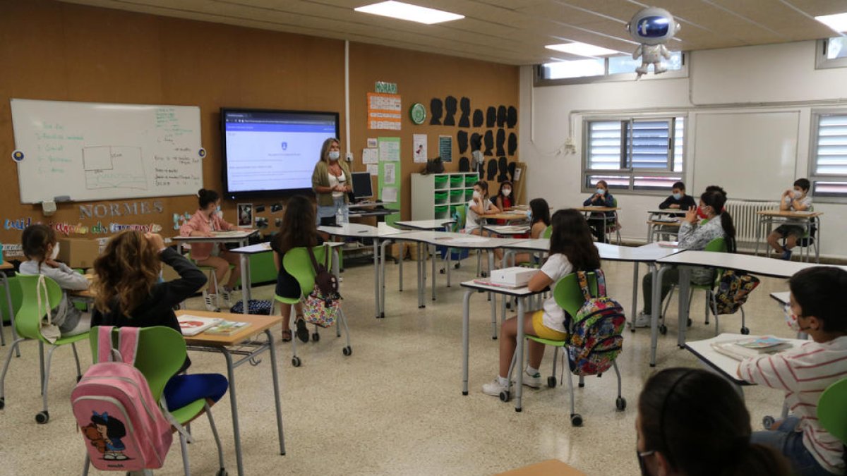 aula, escola, curs escolar, coronavirus, mascaretes, covid-19