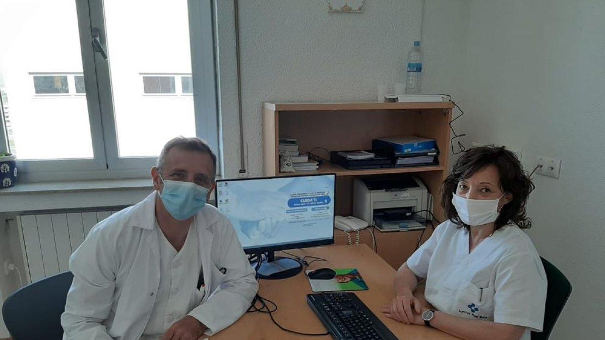 Un centenar de sanitarios ya ha recibido atención emocional de «cuídate»