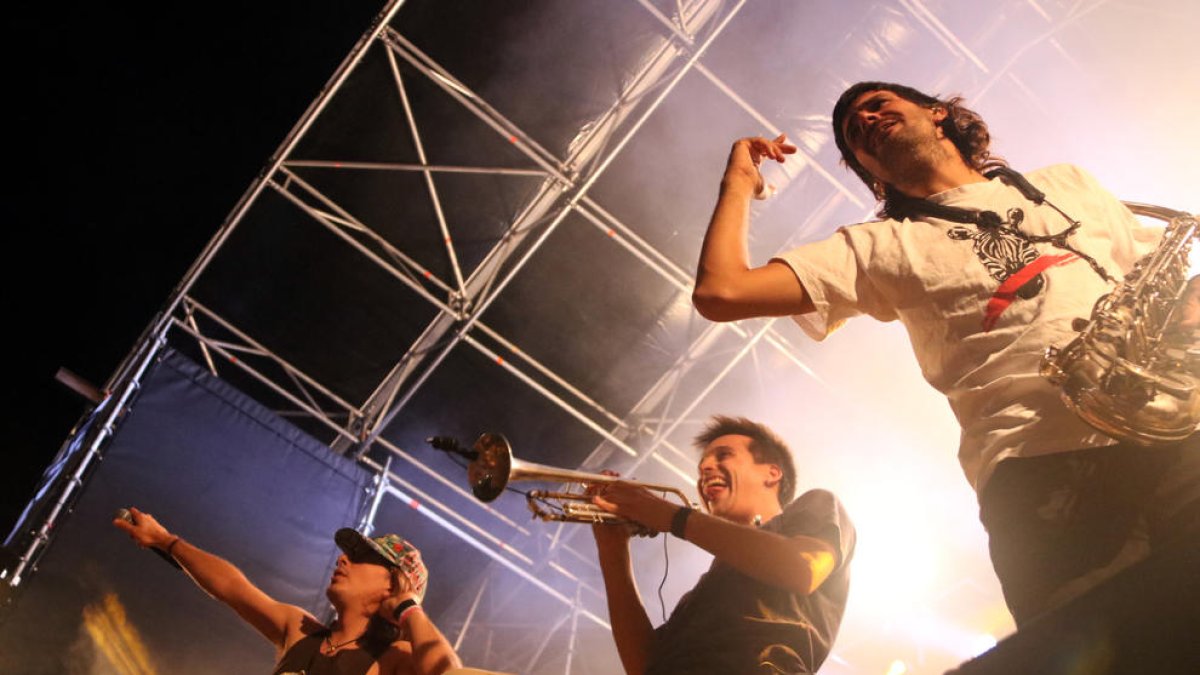 Buhos publica la primera canción de su quinto disco, 'El día de la victoria'